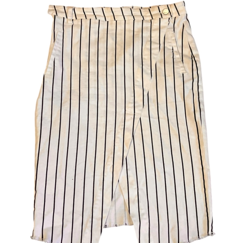 Wash Lab,  White and Black Women's Denim Skirt, Size 28